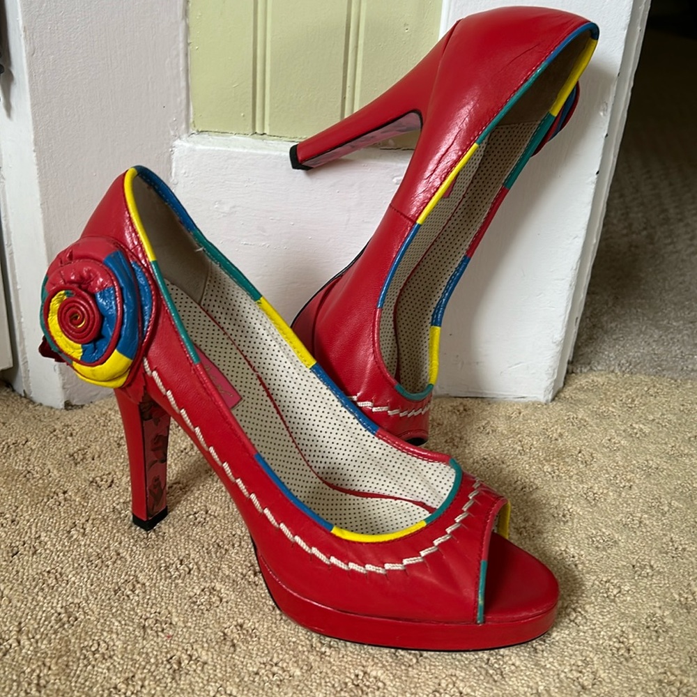 Show stopping shoes!  Fun & festive.